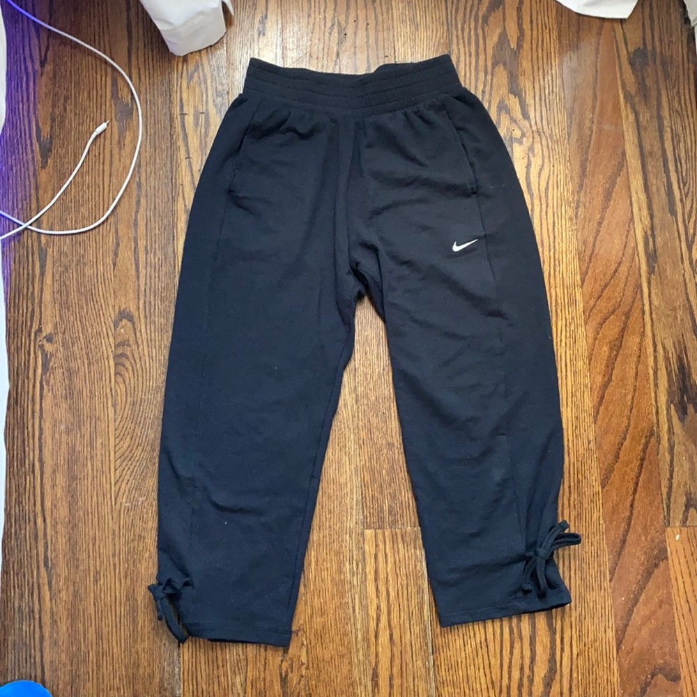 CROPPED NIKE LOUNGE PANT